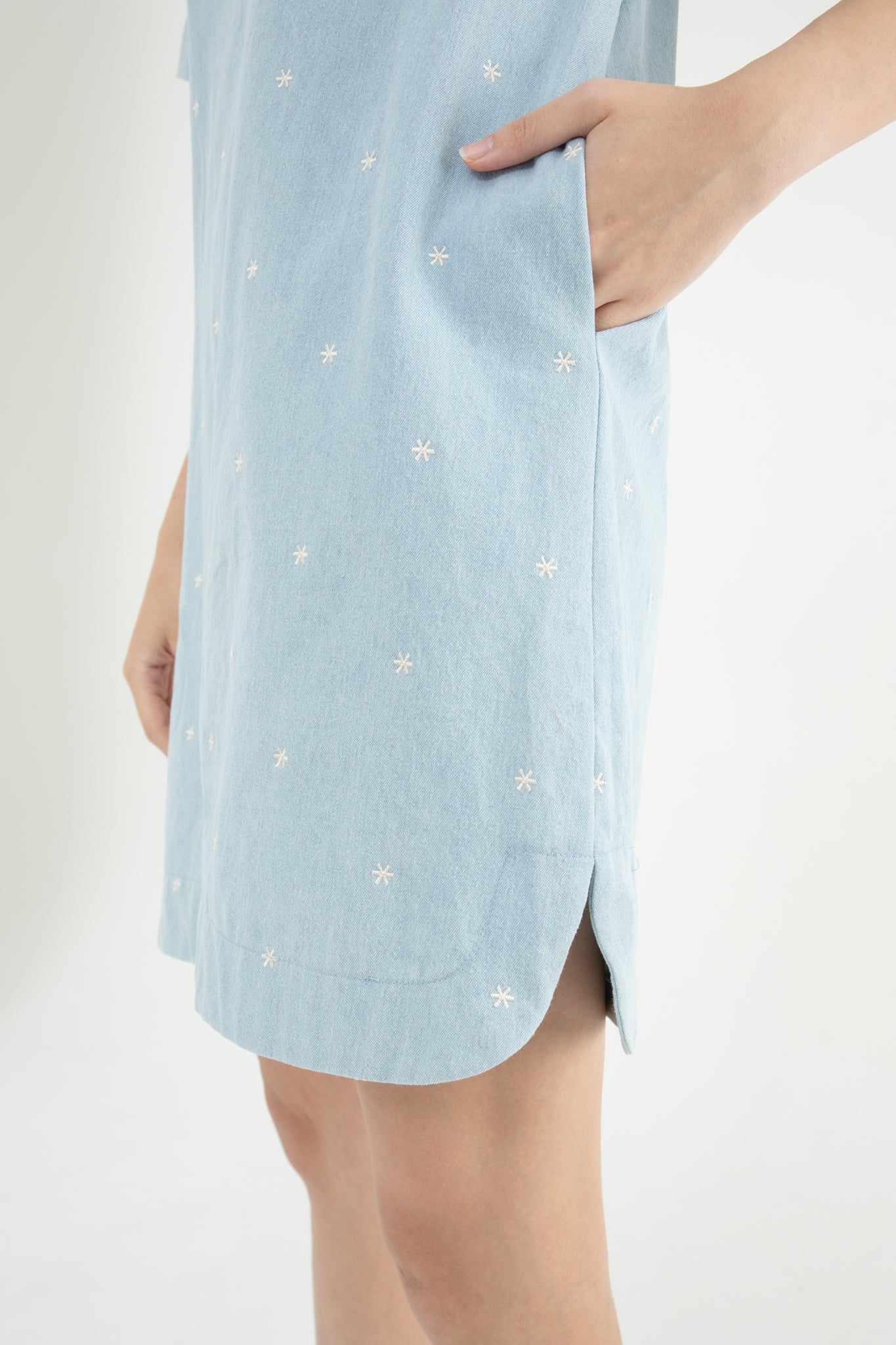 Daisy Embroidered Floral Denim Short Sleeve Dress